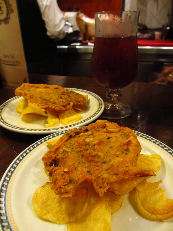Tortillitas de camarones (buñuelos de camarones fritos del sur de España)