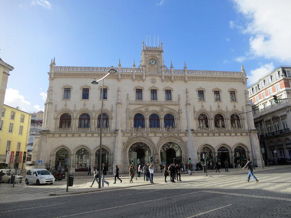 Salga de la estación de Rossio en Lisboa para una excursión de un día a Sintra.