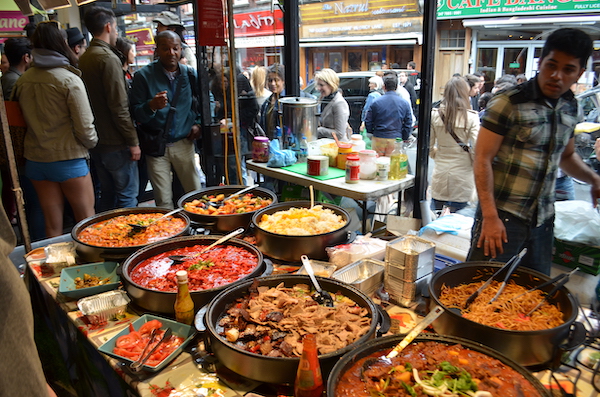 Mercado de comida callejera de Brick Lane en Londres