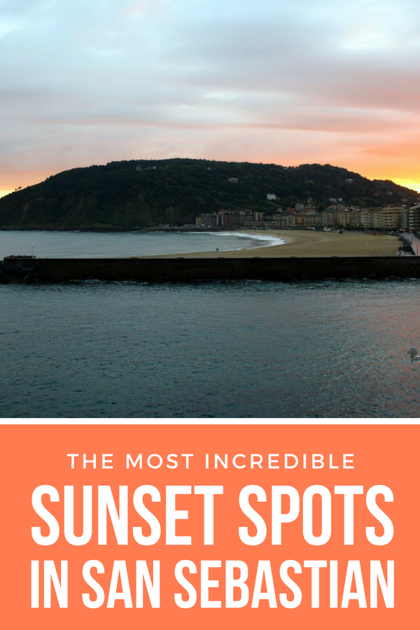 Una de nuestras cosas favoritas para hacer en San Sebastián es ver la puesta de sol sobre el agua. ¡No hay nada como eso! ¡Sigue nuestra práctica guía de lugares para ver el atardecer en San Sebastián y disfruta de una velada inolvidable cada noche de tu viaje! #travelideas #traveltips #summertravel #beach #spain #europe