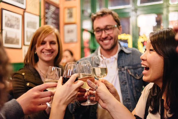 ¡Asegúrate de unirte a nosotros en uno de nuestros galardonados recorridos gastronómicos durante tus 3 días en Barcelona!