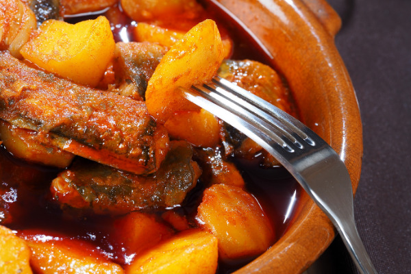 Pebre entero (guiso de patata y anguila)