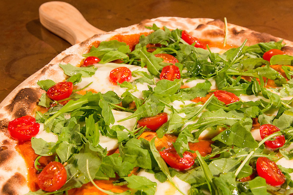 In Bocca al Lupo es uno de nuestros lugares favoritos para la comida vegetariana italiana en Lisboa. ¡Nos encantan sus pizzas sin carne!