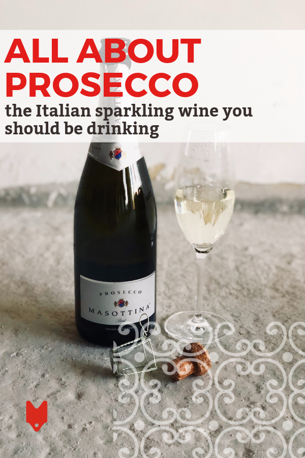 ¿Qué es Prosecco? Eso es mucho más que eso "champán italiano." Obtenga más información sobre este fascinante vino espumoso y por qué necesita probarlo en su próximo viaje a Italia.