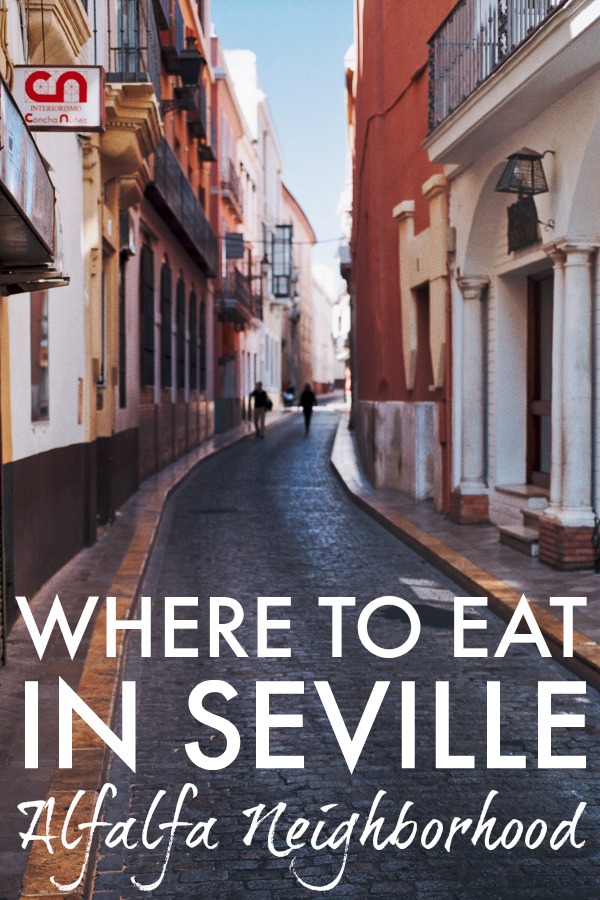 A menudo nos referimos a Sevilla como un crisol de civilizaciones, y ningún barrio encarna ese concepto como Alfalfa. Desde las ruinas romanas hasta la arquitectura morisca y la magnífica iglesia del Salvador, que combina esas civilizaciones con los estilos cristianos de la Edad de Oro, este barrio ofrece una visión fascinante de la historia de Sevilla, pero también refleja la dinámica escena social de la ciudad. Con una deliciosa mezcla de restaurantes tradicionales y modernos, Alfalfa, ubicado justo en el centro de la ciudad, es una excelente área para disfrutar de algunas de las mejores comidas y bebidas en Sevilla. ¡Echa un vistazo a nuestras selecciones de dónde comer en Sevilla en el barrio de la Alfalfa y disfruta de una excelente comida!